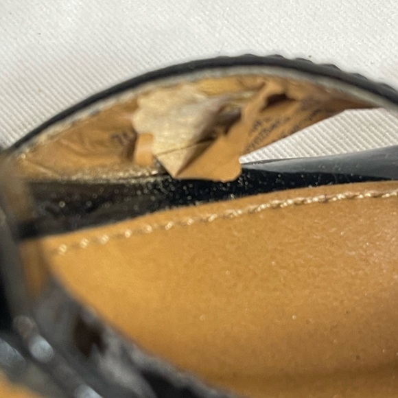 Unleash Vintage Glamour with ALDO's Formula 1-Inspired Heels - Picture 6 of 7